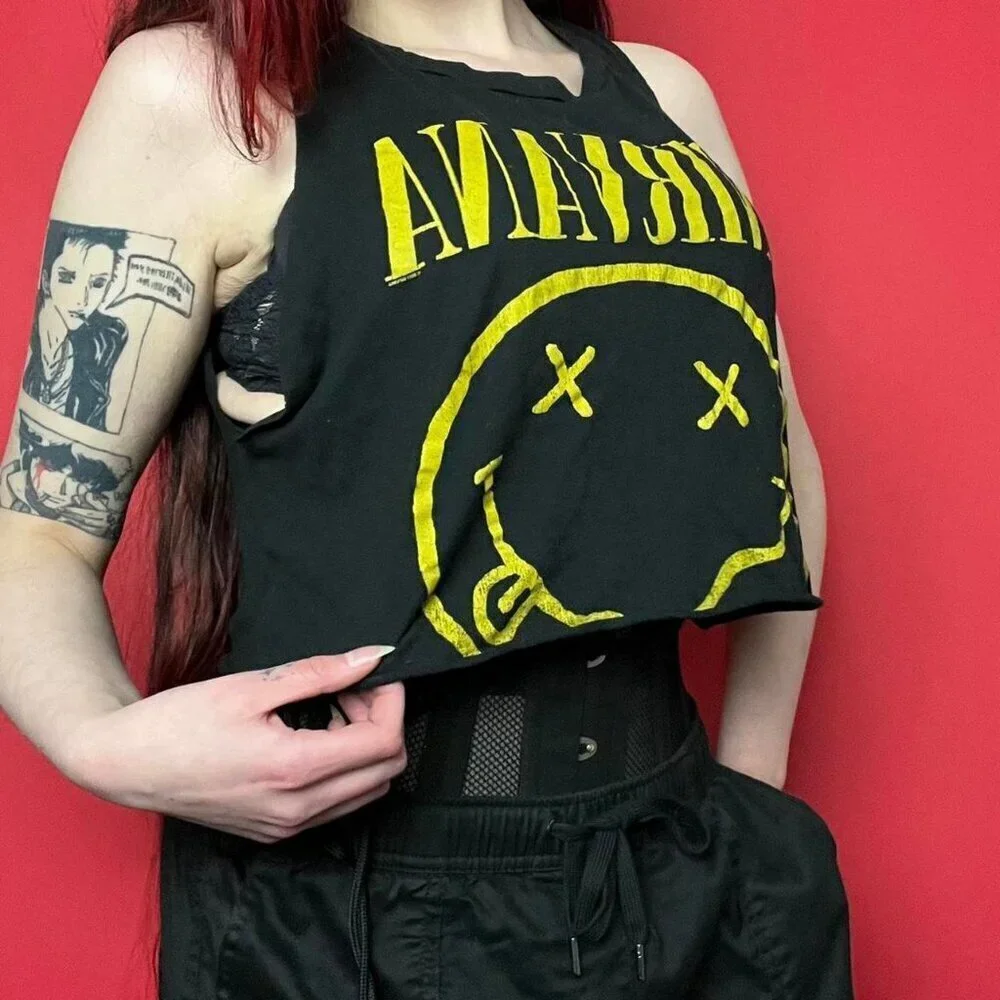 Forever 21 / Cut to crop nirvana top 🖤💛​​​​​ - Picture 5 of 5